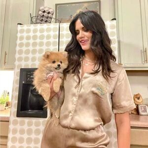 Machine washable silk pajamas with hand embroidered